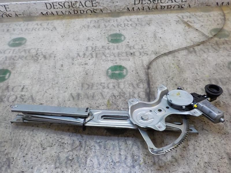 Recambio de elevalunas delantero derecho para toyota yaris 1.4 turbodiesel cat referencia OEM IAM 698100D300  