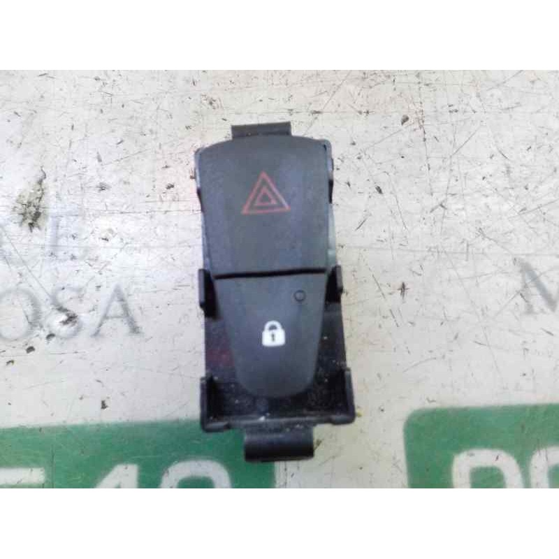 Recambio de warning para dacia sandero 1.2 16v cat referencia OEM IAM 252905668R E3160101 E3160101