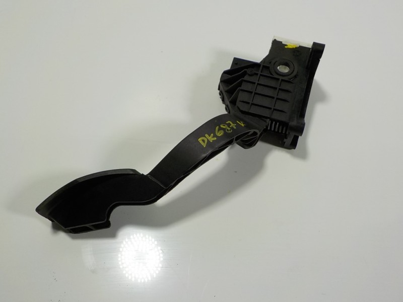 Recambio de potenciometro pedal para opel corsa e 1.4 referencia OEM IAM 13305804 13305804 
