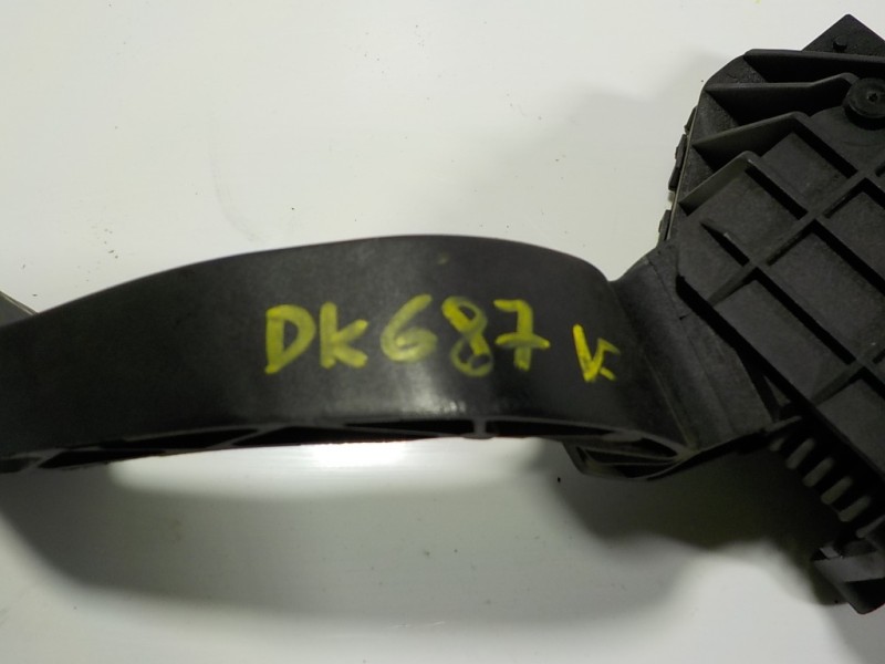 Recambio de potenciometro pedal para opel corsa e 1.4 referencia OEM IAM 13305804 13305804 