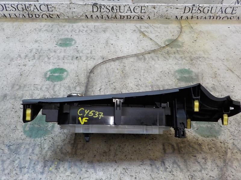 Recambio de mando climatizador para toyota yaris 1.4 turbodiesel cat referencia OEM IAM 559000D330C0  