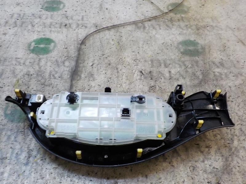 Recambio de mando climatizador para toyota yaris 1.4 turbodiesel cat referencia OEM IAM 559000D330C0  