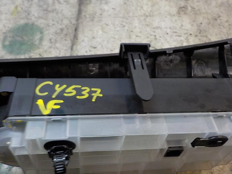 Recambio de mando climatizador para toyota yaris 1.4 turbodiesel cat referencia OEM IAM 559000D330C0  