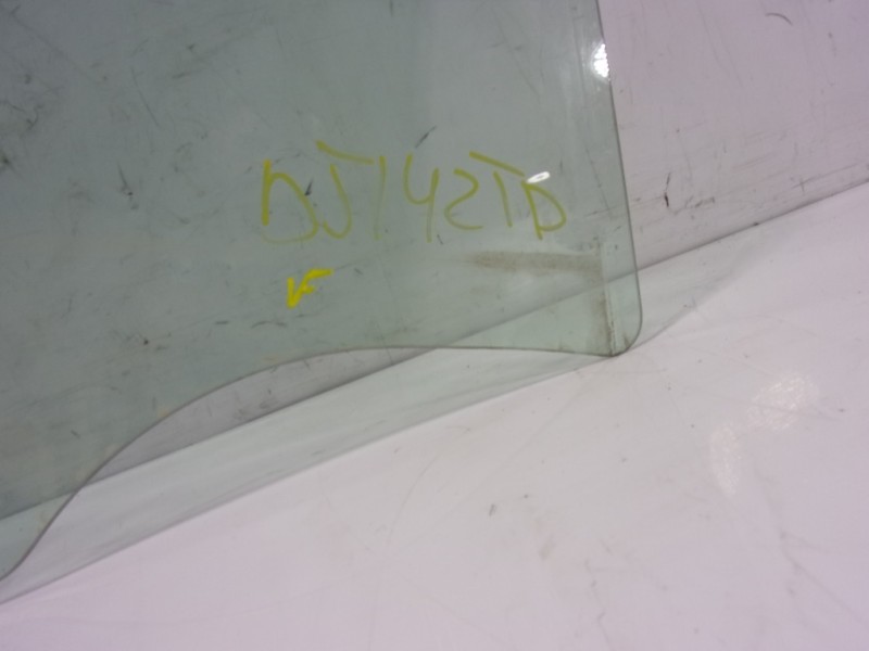 Recambio de cristal puerta trasero derecho para kia ceed 1.6 crdi cat referencia OEM IAM 83420J7000  