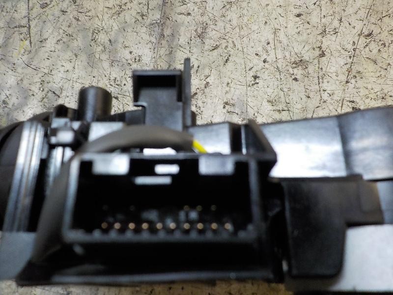 Recambio de mando luces para toyota yaris 1.4 turbodiesel cat referencia OEM IAM 8414002311  