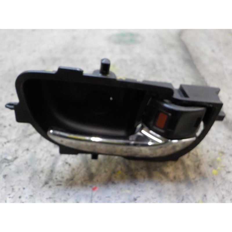 Recambio de maneta interior delantera derecha para toyota yaris 1.4 turbodiesel cat referencia OEM IAM 692050D200C0  