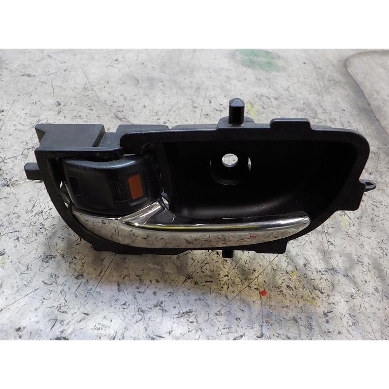 Recambio de maneta interior delantera izquierda para toyota yaris 1.4 turbodiesel cat referencia OEM IAM 692060D280C0  