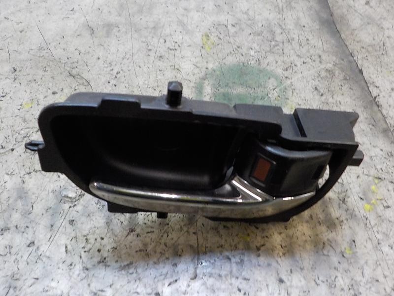 Recambio de maneta interior trasera derecha para toyota yaris 1.4 turbodiesel cat referencia OEM IAM 692050D200C0  