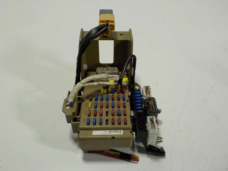 Recambio de caja reles / fusibles para subaru xv advance referencia OEM IAM 82201FJ110 82201FJ110 