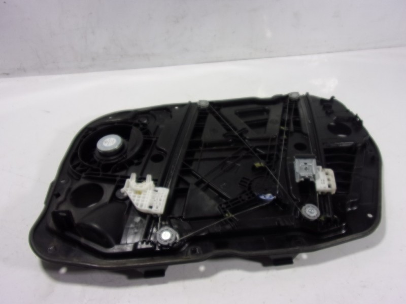Recambio de elevalunas delantero izquierdo para kia ceed 1.6 crdi cat referencia OEM IAM 82471J7000 82470J7010 