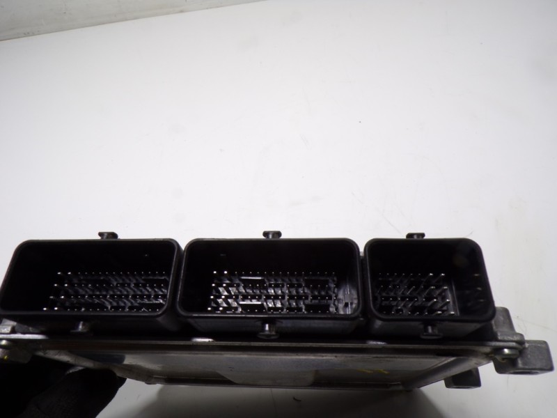 Recambio de centralita motor uce para renault clio iv 0.9 tce referencia OEM IAM 237103302S 237105500R 