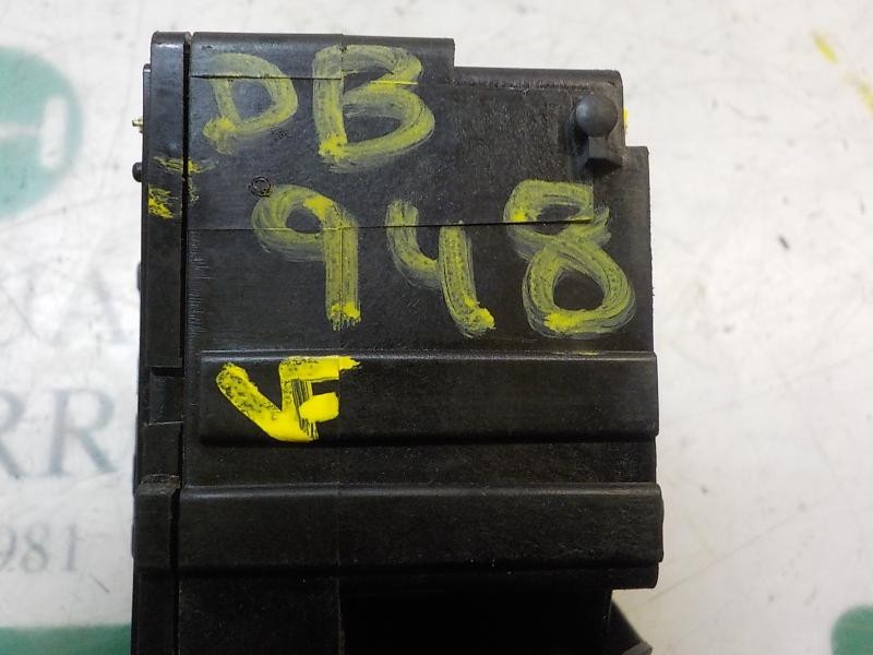 Recambio de mando limpia para dacia sandero 1.2 16v cat referencia OEM IAM 8201168008  