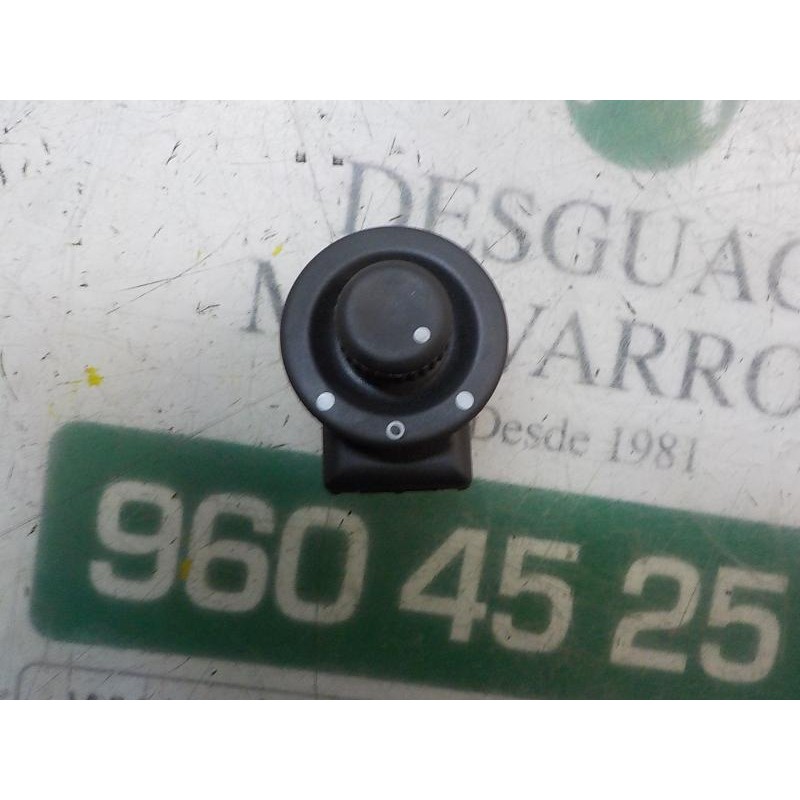 Recambio de mando retrovisor para dacia sandero 1.2 16v cat referencia OEM IAM 255704649R  