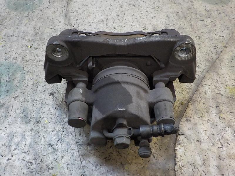 Recambio de pinza freno delantera izquierda para toyota yaris 1.4 turbodiesel cat referencia OEM IAM 477500D070  
