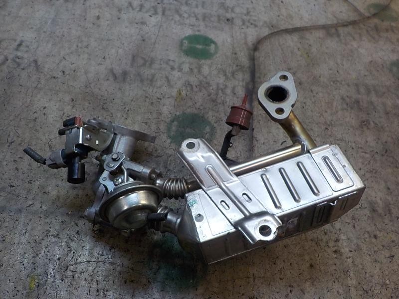 Recambio de enfriador egr para toyota yaris 1.4 turbodiesel cat referencia OEM IAM 2560133070  