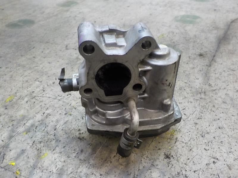 Recambio de valvula egr para toyota yaris 1.4 turbodiesel cat referencia OEM IAM 2580033011 2580033011 