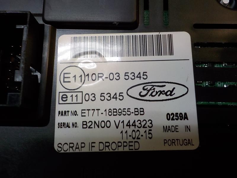Recambio de pantalla multifuncion para ford fiesta (ccn) trend referencia OEM IAM   