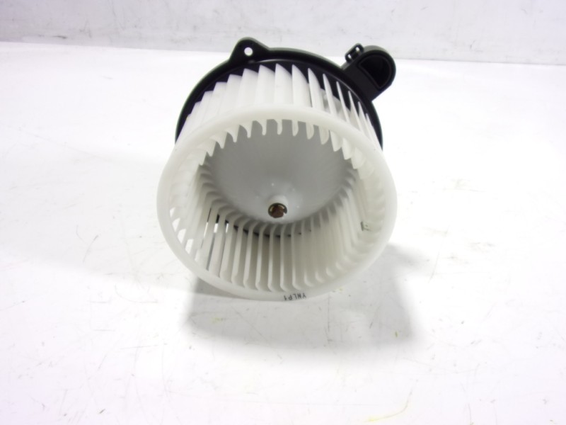 Recambio de motor calefaccion para kia ceed 1.6 crdi cat referencia OEM IAM 97113J7000 D8051181218 D8051181218