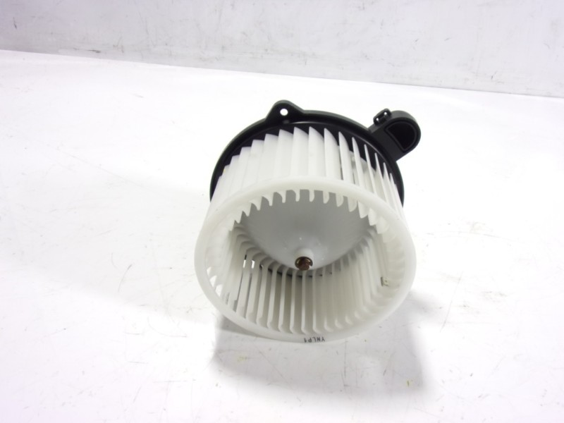 Recambio de motor calefaccion para kia ceed 1.6 crdi cat referencia OEM IAM 97113J7000 D8051181218 D8051181218