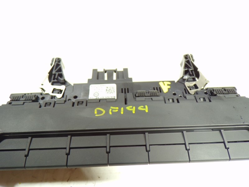 Recambio de warning para audi a1 sportback (gba) 1.0 tfsi referencia OEM IAM 82A925301AE 82A925301AE 10175161