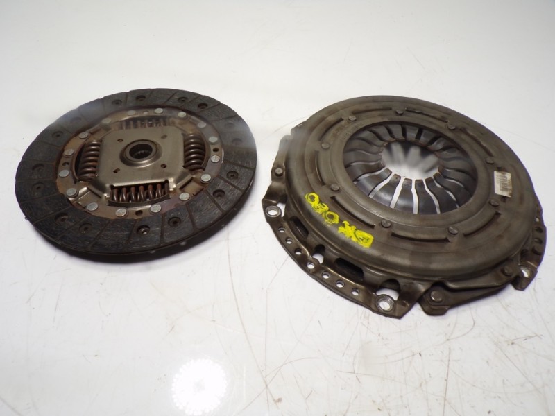 Recambio de kit embrague para ford fiesta (ccn) 1.0 ecoboost cat referencia OEM IAM 2277270 D1BG7563DA 