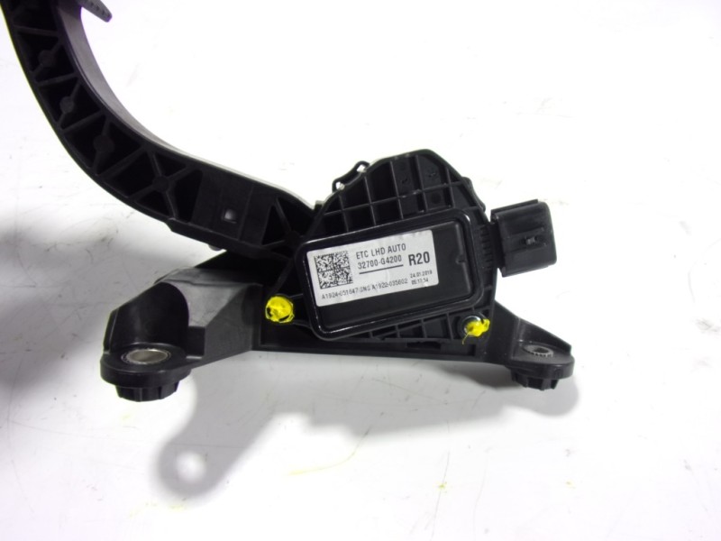 Recambio de potenciometro pedal para kia ceed 1.6 crdi cat referencia OEM IAM 32700G4200 32700G4200 