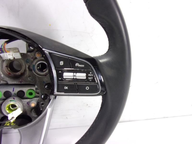 Recambio de volante para kia ceed 1.6 crdi cat referencia OEM IAM 56100J7470CEP  