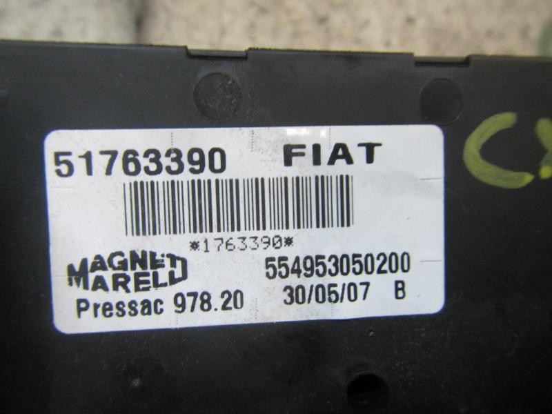 Recambio de caja reles / fusibles para fiat linea (110) dynamic referencia OEM IAM 51889217 554953050200 554953050200