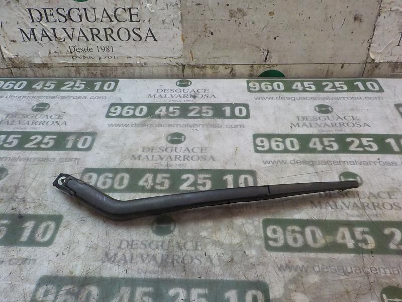 Recambio de brazo limpia trasero para toyota yaris 1.4 turbodiesel cat referencia OEM IAM 852410D060  