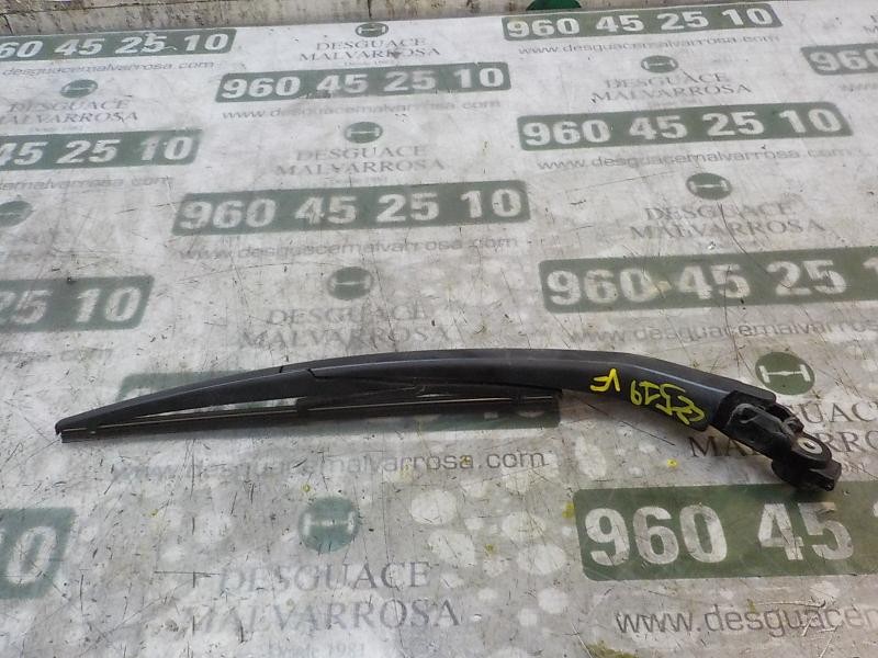 Recambio de brazo limpia trasero para toyota yaris 1.4 turbodiesel cat referencia OEM IAM 852410D060  