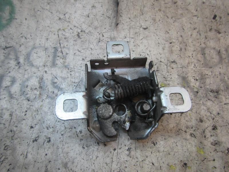 Recambio de cerradura capot para fiat linea (110) dynamic referencia OEM IAM 51777257  