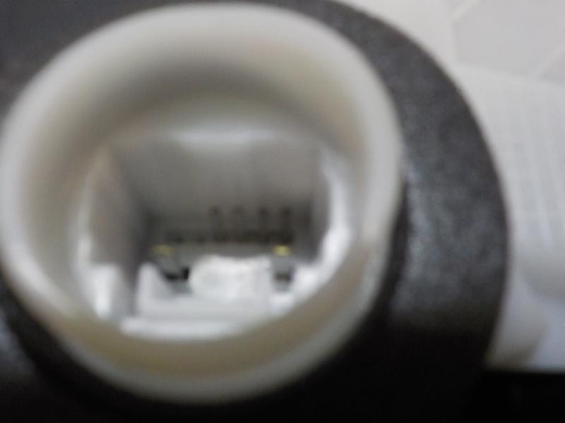 Recambio de cerradura puerta delantera derecha para toyota yaris 1.4 turbodiesel cat referencia OEM IAM 690300D540  