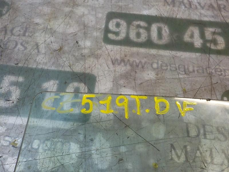 Recambio de cristal puerta trasero derecho para toyota yaris 1.4 turbodiesel cat referencia OEM IAM 681300D200  