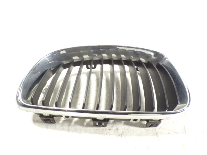 Recambio de rejilla para bmw serie 1 berlina (e81/e87) 2.0 16v diesel referencia OEM IAM 51137166439  