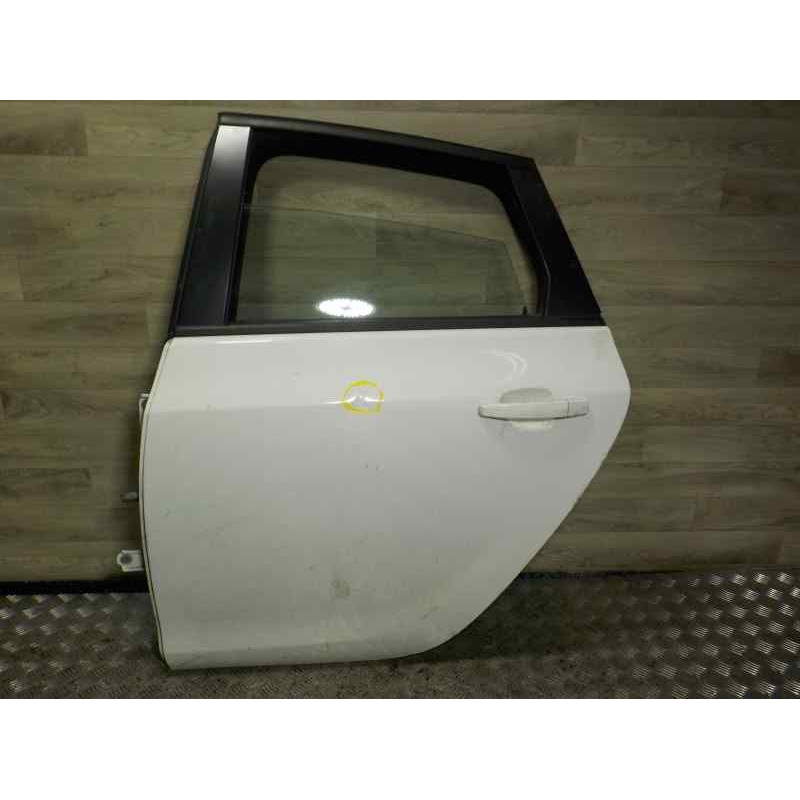 Recambio de puerta trasera izquierda para opel astra j lim. 2.0 16v cdti referencia OEM IAM 13285610  