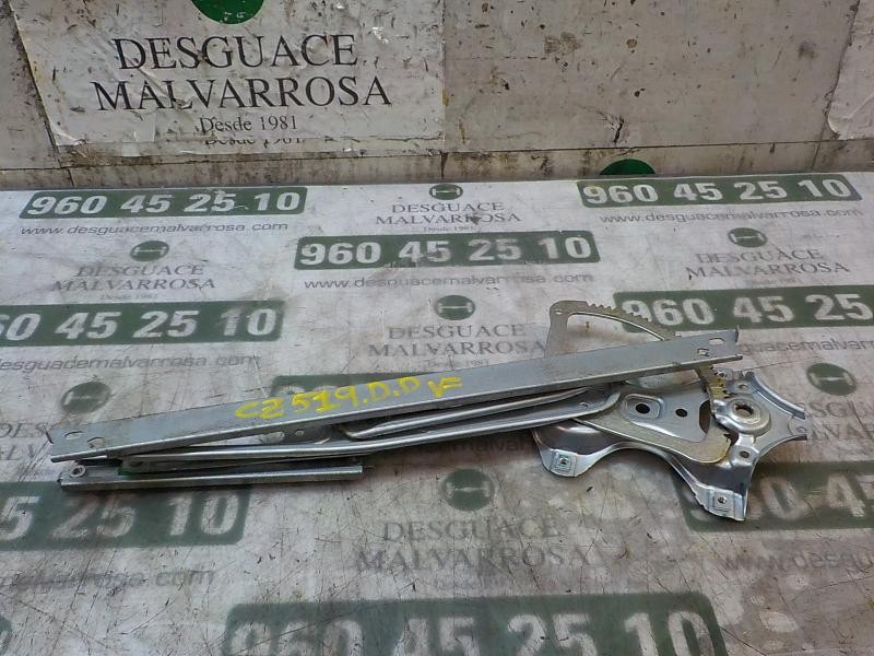 Recambio de elevalunas delantero derecho para toyota yaris 1.4 turbodiesel cat referencia OEM IAM 698100D300  