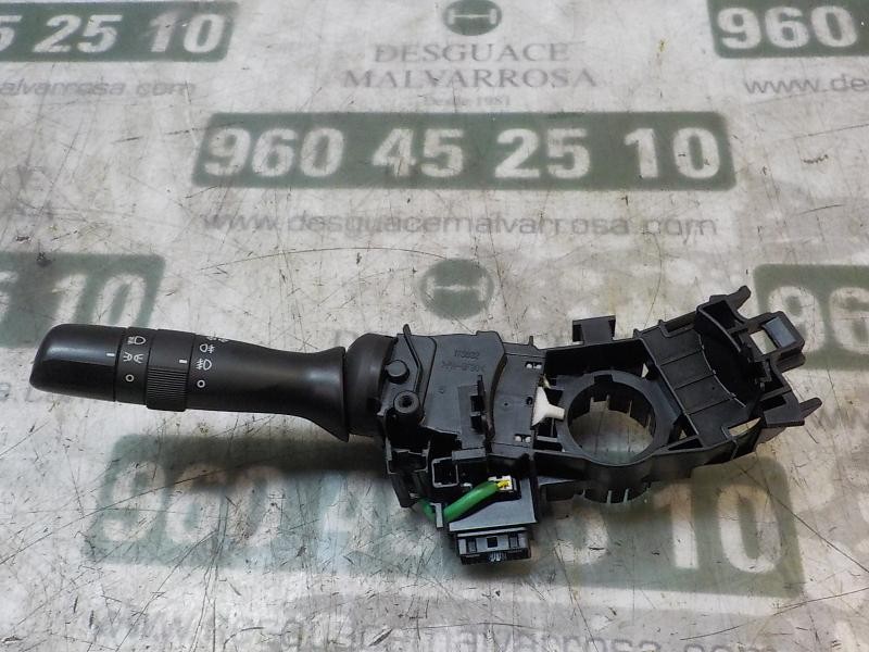 Recambio de mando luces para toyota yaris 1.4 turbodiesel cat referencia OEM IAM 841400D300  