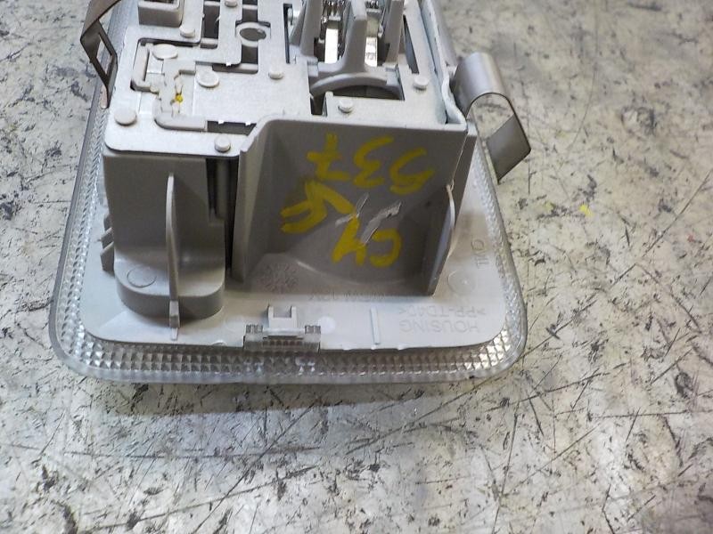 Recambio de piloto interior para toyota yaris 1.4 turbodiesel cat referencia OEM IAM 812600D070B0  