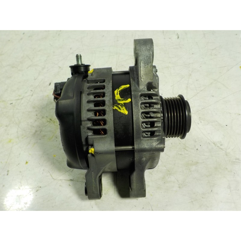 Recambio de alternador para kia sorento drive 2wd referencia OEM IAM  373002F200 