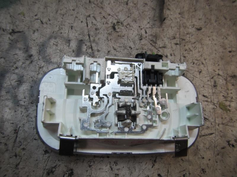 Recambio de piloto interior para peugeot 308 sport referencia OEM IAM 6362T9  