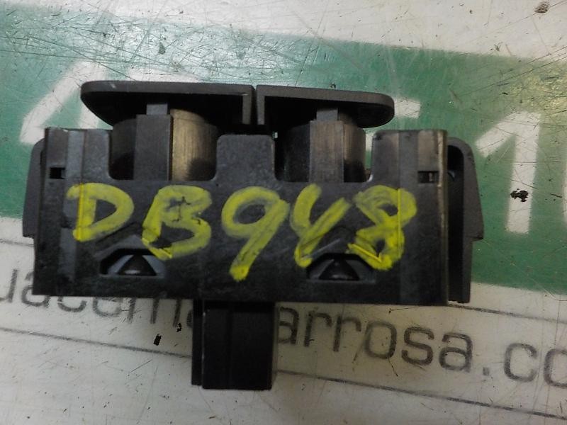 Recambio de warning para dacia sandero 1.2 16v cat referencia OEM IAM 252905668R  