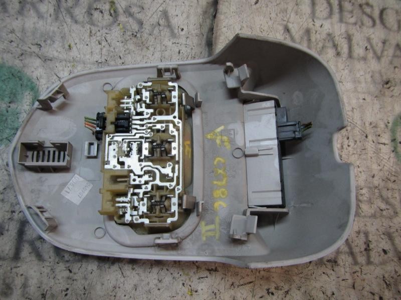 Recambio de piloto interior para peugeot 308 sport referencia OEM IAM 6362Q2  