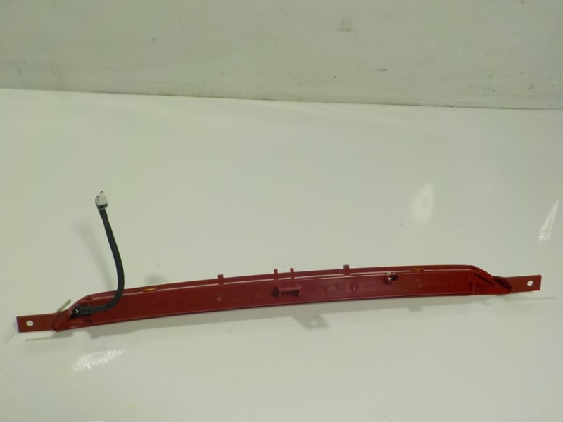 Recambio de piloto trasero central para volkswagen t-roc 1.5 16v tsi act referencia OEM IAM  5G6945087A 