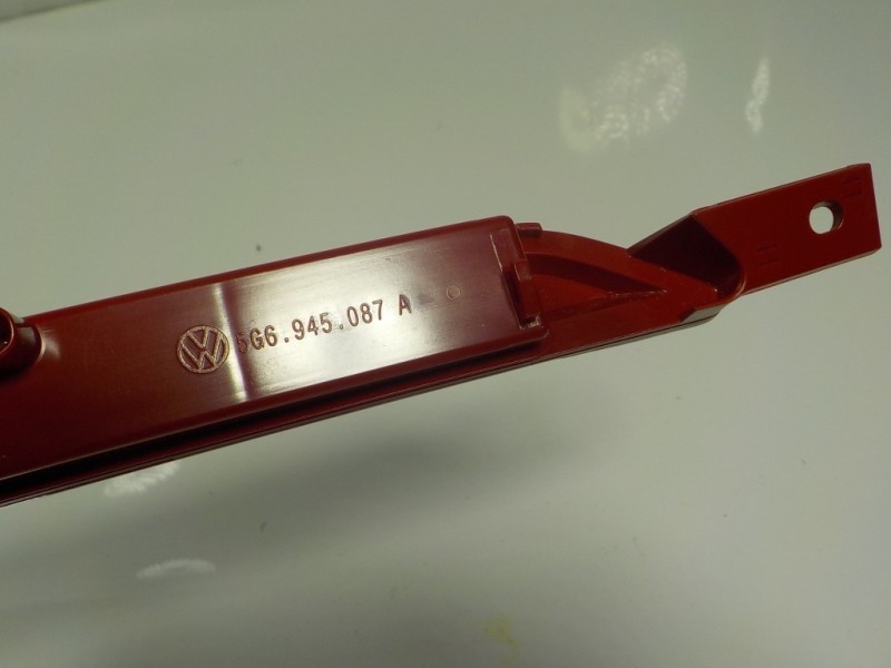 Recambio de piloto trasero central para volkswagen t-roc 1.5 16v tsi act referencia OEM IAM  5G6945087A 