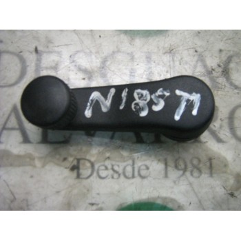 MANETA ELEVALUNAS TRASERA IZQUIERDA 