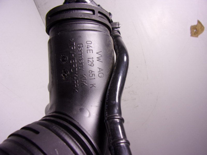 Recambio de tubo intercooler para cupra leon sportstourer (kl8) 1.4 tsi phev referencia OEM IAM 04E129651K 04E129656AK 