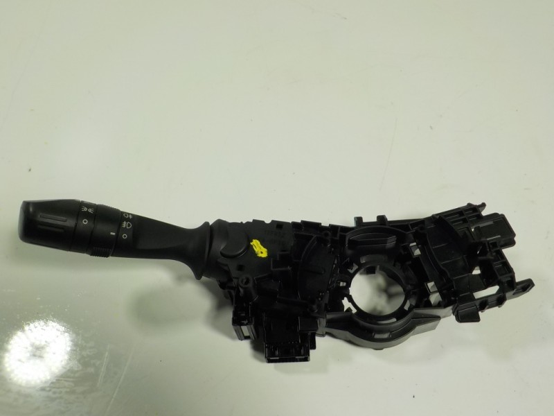 Recambio de mando luces para toyota auris 1.4 turbodiesel cat referencia OEM IAM 8414002730  