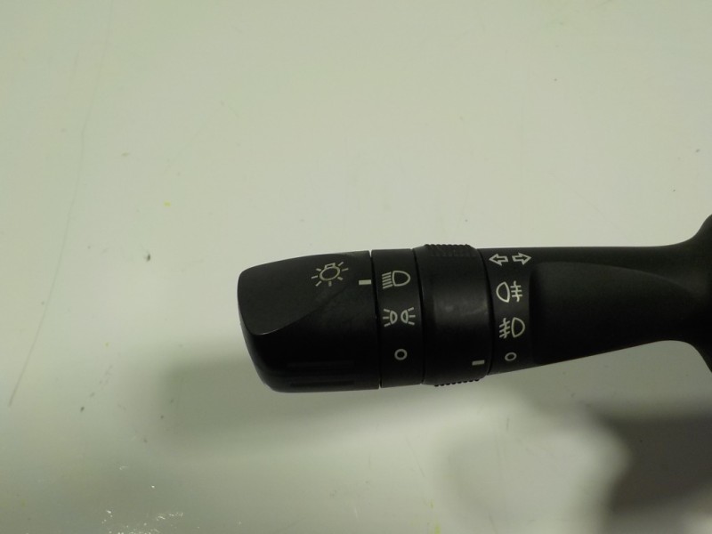 Recambio de mando luces para toyota auris 1.4 turbodiesel cat referencia OEM IAM 8414002730  