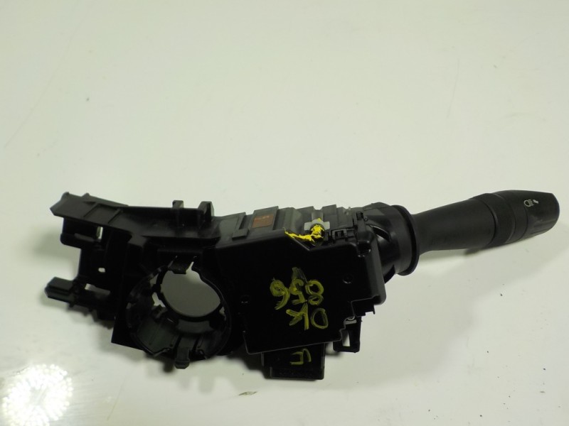 Recambio de mando luces para toyota auris 1.4 turbodiesel cat referencia OEM IAM 8414002730  