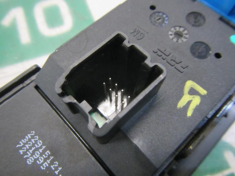 Recambio de mando elevalunas delantero izquierdo para opel mokka x selective start/stop referencia OEM IAM 22915121 95025518 